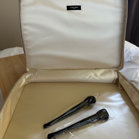 2/$20 • Lancôme Gold Train Case Make-Up Bag - Picture 7 of 7